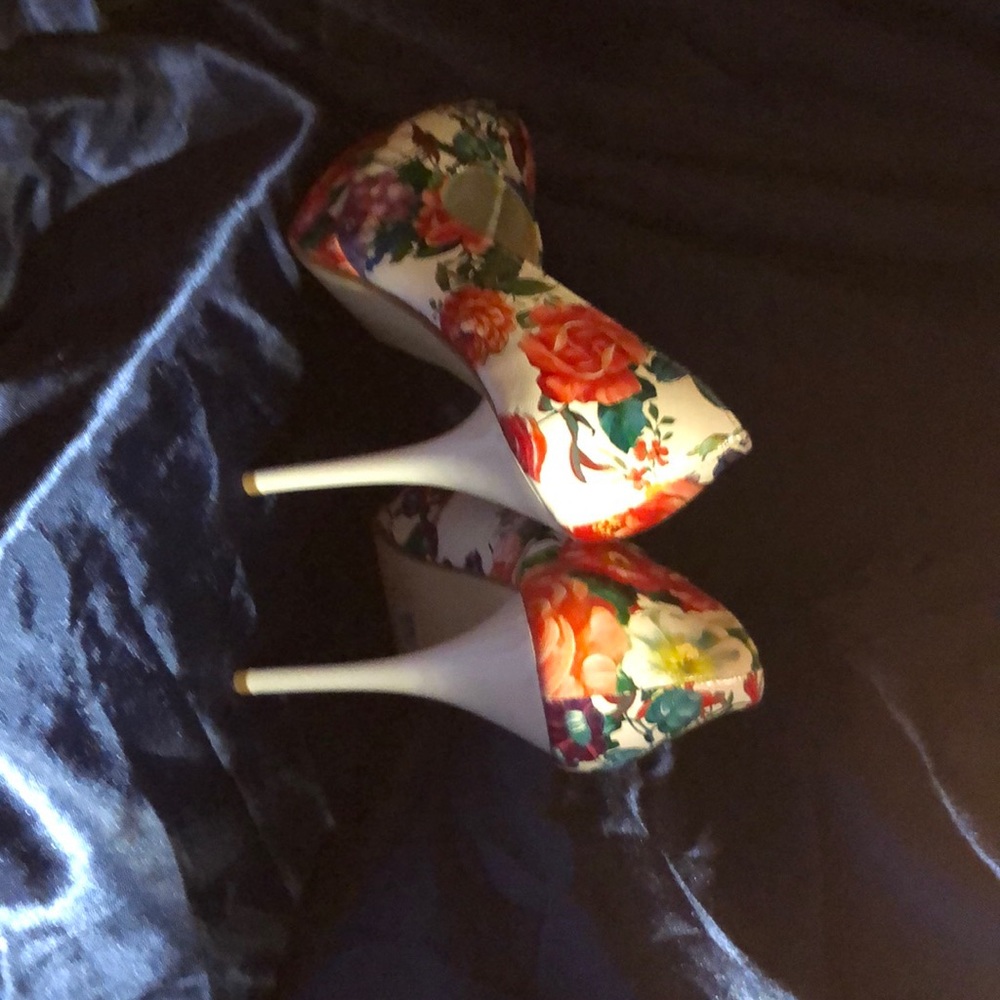 High heels - Picture 4 of 5